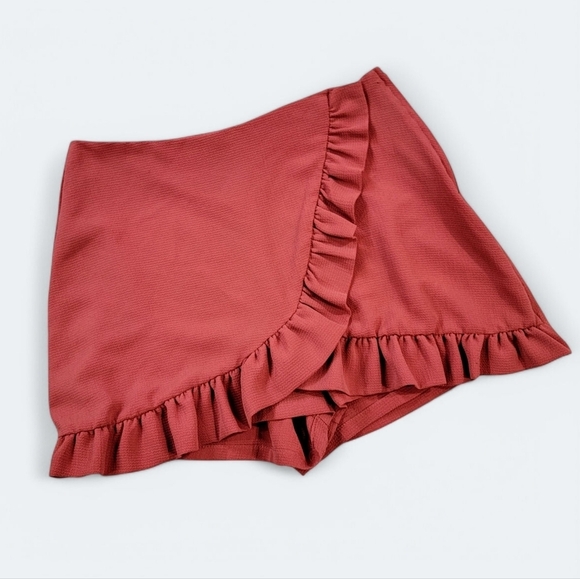 Milk & Honey Women's Rust Orange Ruffled Shorts Size Small - Picture 1 of 13